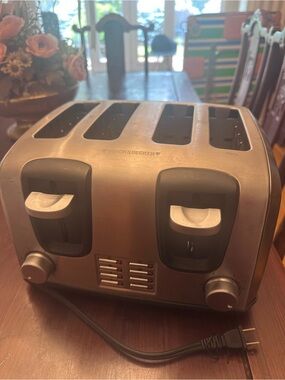 Black & Decker 4 slice Toaster